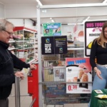 Tamsalu Gümnaasiumi koolinoored on Tamsalu Grossi poes