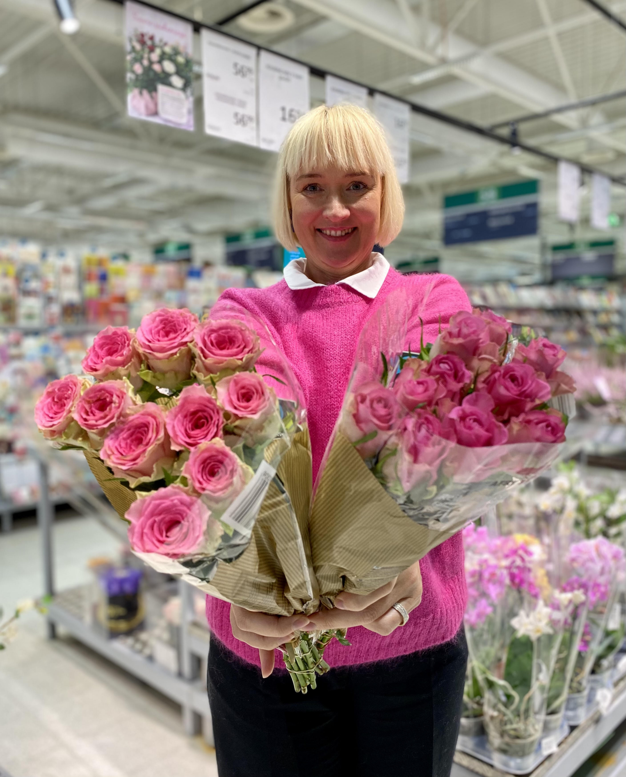 12.10.2022 Prisma FT roses with Liina Pärlin